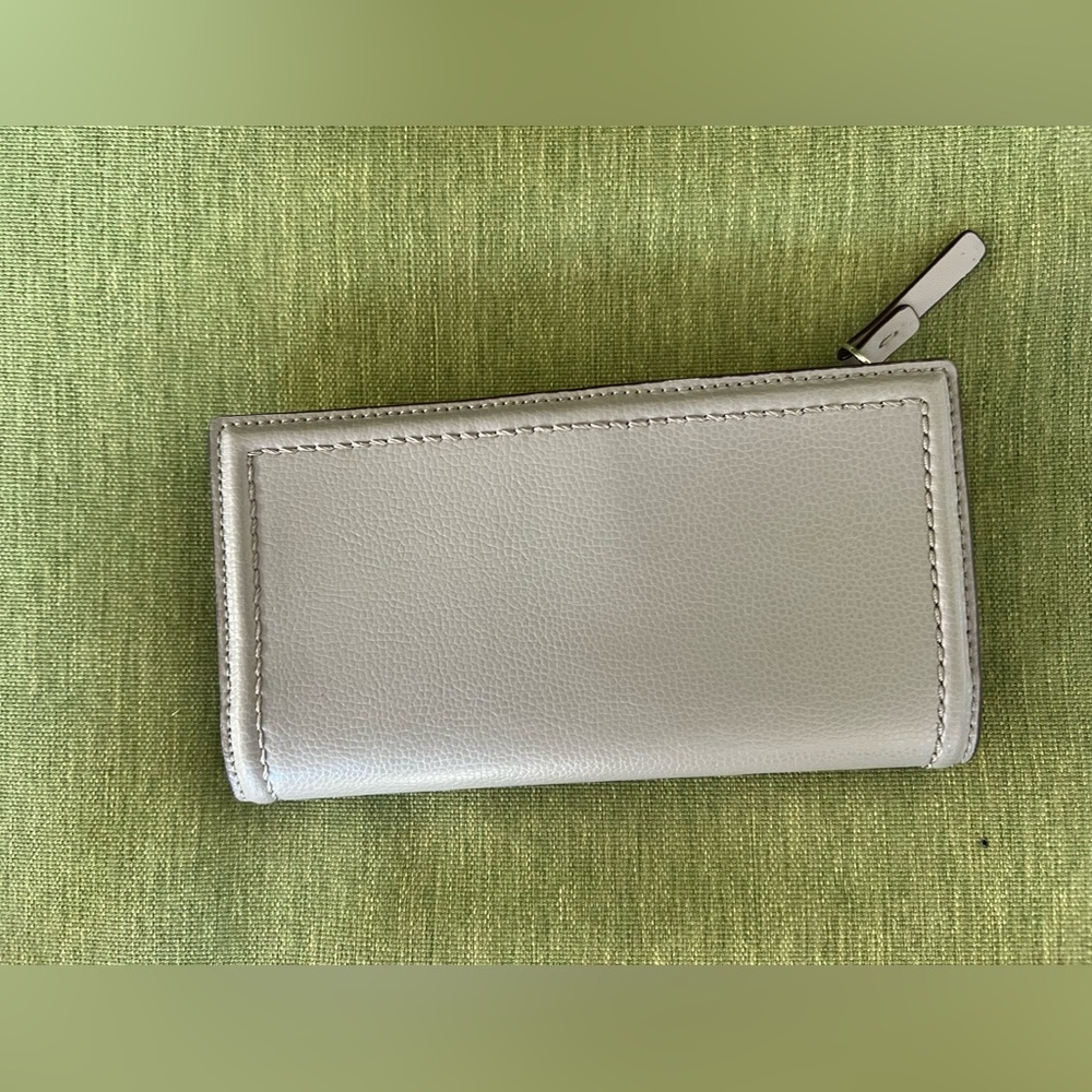 Kate Spade Wallet - Picture 2 of 7